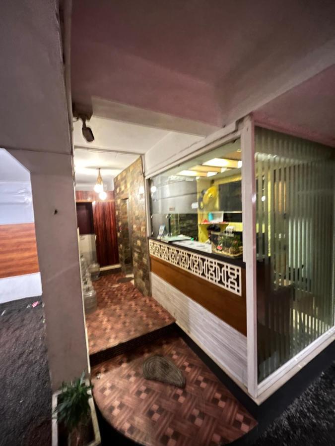 Tower 21 Regency Hotel Kochi 外观 照片